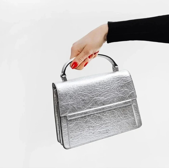 Alkeme Atelier Fire Flap Crossbody Handbag Silver Pineapple Leather Bag. - Picture 2 of 16